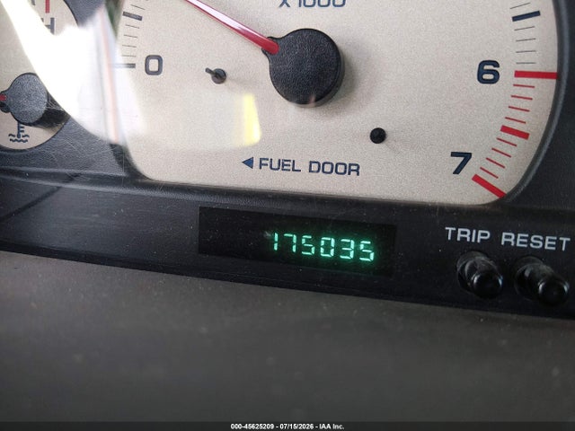 Продаж на аукціоні авто 2000 Chrysler Town & Country Limited, vin: 1C4GP64L4YB688165, номер лоту: 45625209