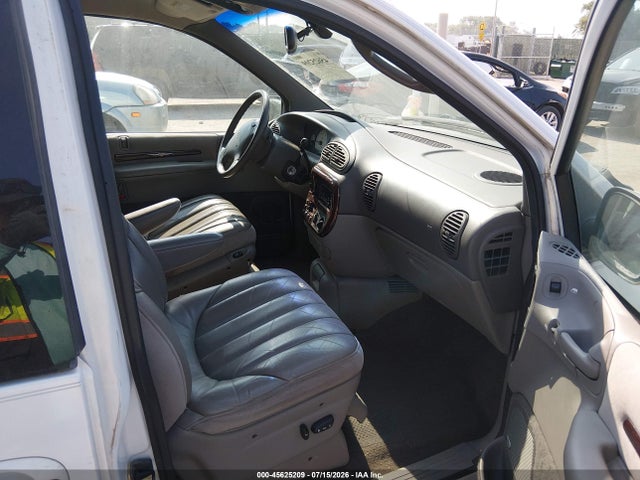 Продаж на аукціоні авто 2000 Chrysler Town & Country Limited, vin: 1C4GP64L4YB688165, номер лоту: 45625209