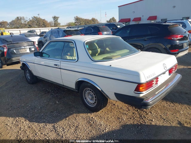 45625310 :رقم المزاد ، WDBAB53A6FA253406 vin ، 1985 Mercedes-benz 300 Cdt مزاد بيع