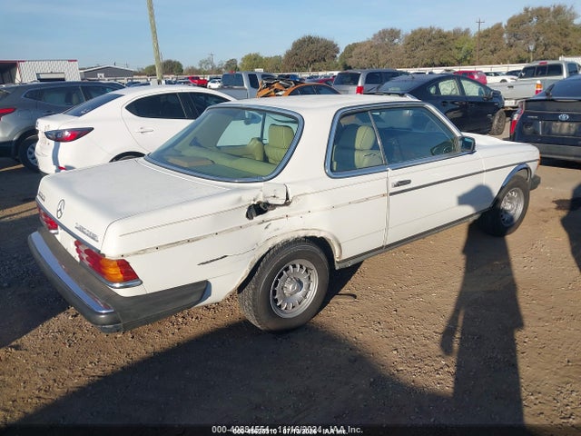 45625310 :رقم المزاد ، WDBAB53A6FA253406 vin ، 1985 Mercedes-benz 300 Cdt مزاد بيع