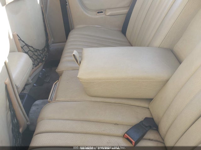 45625310 :رقم المزاد ، WDBAB53A6FA253406 vin ، 1985 Mercedes-benz 300 Cdt مزاد بيع
