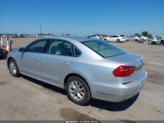 Продаж на аукціоні авто 2016 Volkswagen Passat 1.8t S, vin: 1VWAT7A38GC018328, номер лоту: 45625341