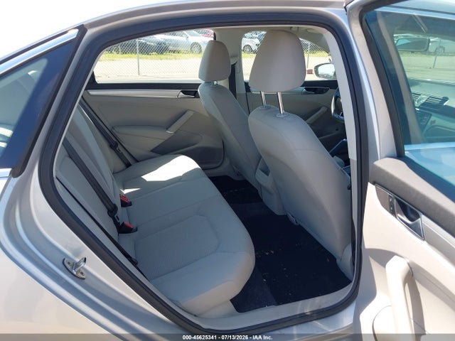 Продаж на аукціоні авто 2016 Volkswagen Passat 1.8t S, vin: 1VWAT7A38GC018328, номер лоту: 45625341