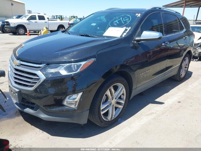 Chevrolet Equinox Premier 2018 2GNAXMEV9J6265169 Image 2