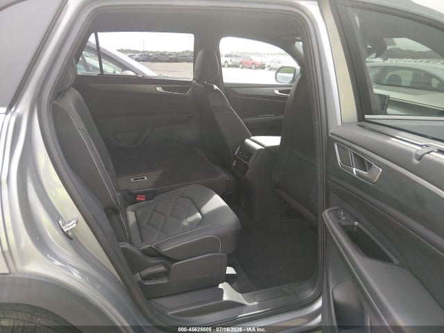 1V2WC2CA9TC218800 Volkswagen Atlas Cross Sport Se With Technology