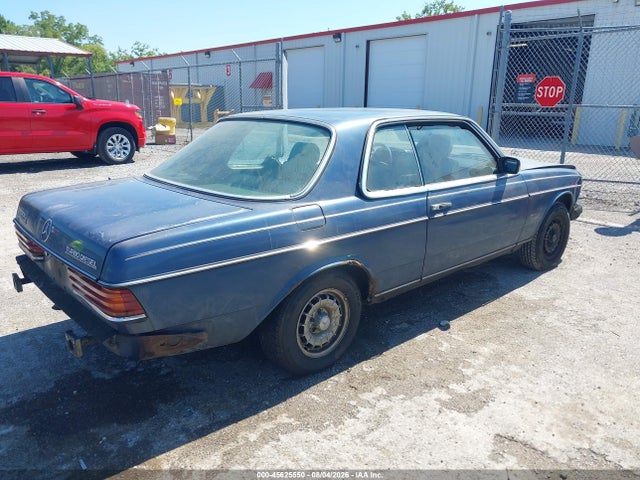 1984 Mercedes-benz 300 Cdt მანქანა იყიდება აუქციონზე, vin: WDBAB53A3EA139006, აუქციონის ნომერი: 45625550