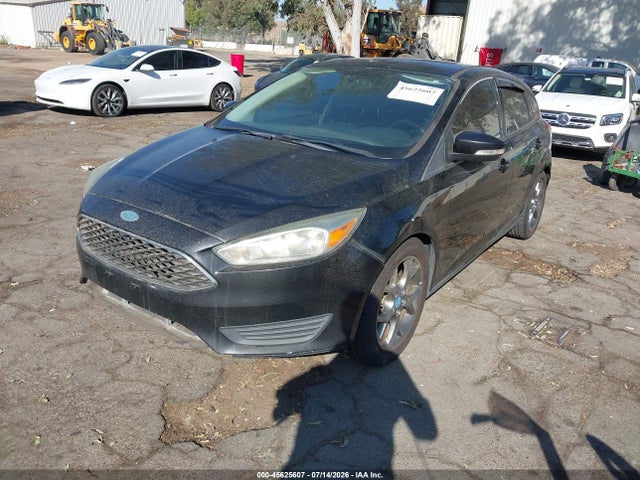1FADP3K28FL256428 Ford FOCUS SE