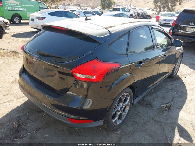 1FADP3K28FL256428 Ford FOCUS SE
