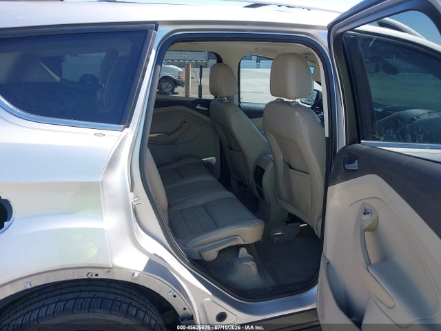 1FMCU0J91GUC28263 Ford Escape Titanium