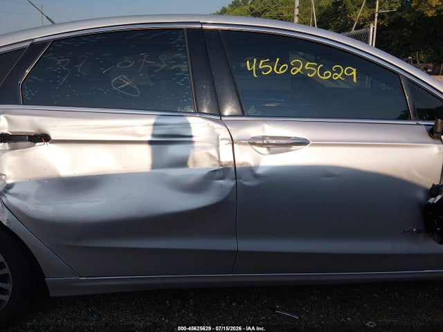 2017 Ford Fusion Hybrid Titanium მანქანა იყიდება აუქციონზე, vin: 3FA6P0RU4HR323075, აუქციონის ნომერი: 45625629