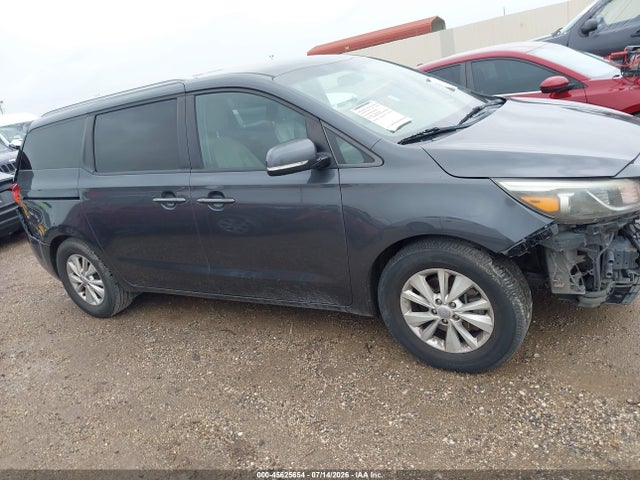 KIA SEDONA LX 2017 KNDMB5C1XH6327527 Image 13