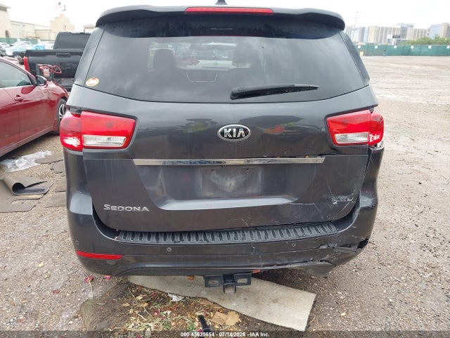 KIA SEDONA LX 2017 KNDMB5C1XH6327527 Image 16