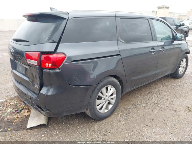 KIA SEDONA LX 2017 KNDMB5C1XH6327527 Image 4
