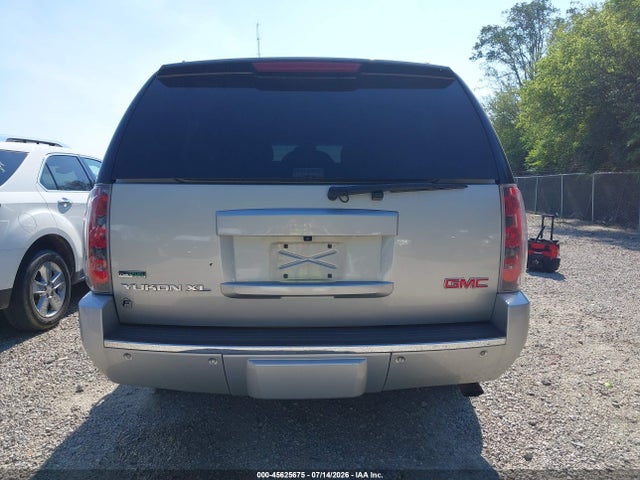 45625675 :رقم المزاد ، 1GKS2MEF9BR133768 vin ، 2011 Gmc Yukon Xl 1500 Denali مزاد بيع