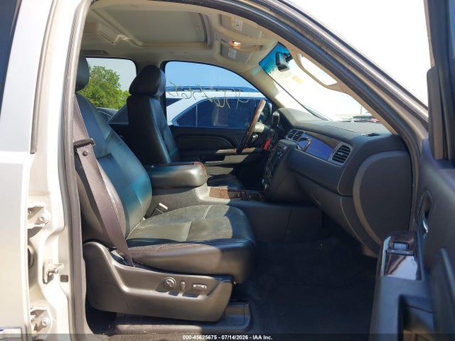 45625675 :رقم المزاد ، 1GKS2MEF9BR133768 vin ، 2011 Gmc Yukon Xl 1500 Denali مزاد بيع