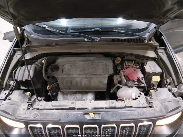 45625751 :رقم المزاد ، ZACNJBBB2KPK74727 vin ، 2019 Jeep Renegade Latitude 4x4 مزاد بيع