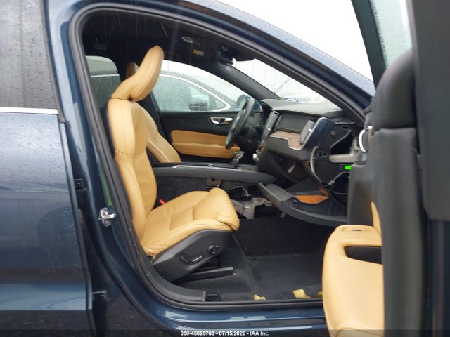 Продажа на аукционе авто 2021 Volvo Xc60 T5 Inscription, vin: YV4102RL3M1696640, номер лота: 45625760