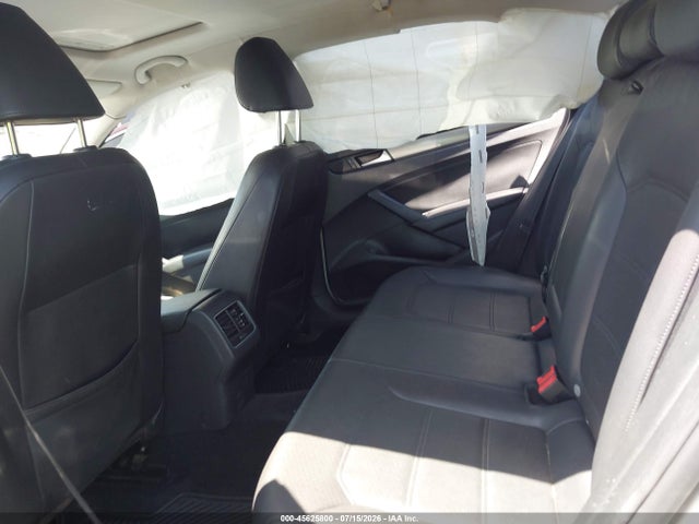 1VWBT7A38EC052528 Volkswagen Passat 1.8t Se