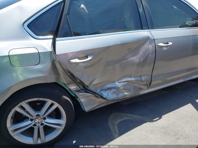 1VWBT7A38EC052528 Volkswagen Passat 1.8t Se