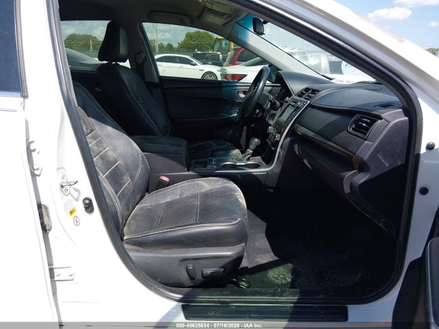 45625834 :رقم المزاد ، 4T1BF1FKXFU072469 vin ، 2015 Toyota Camry Xle مزاد بيع