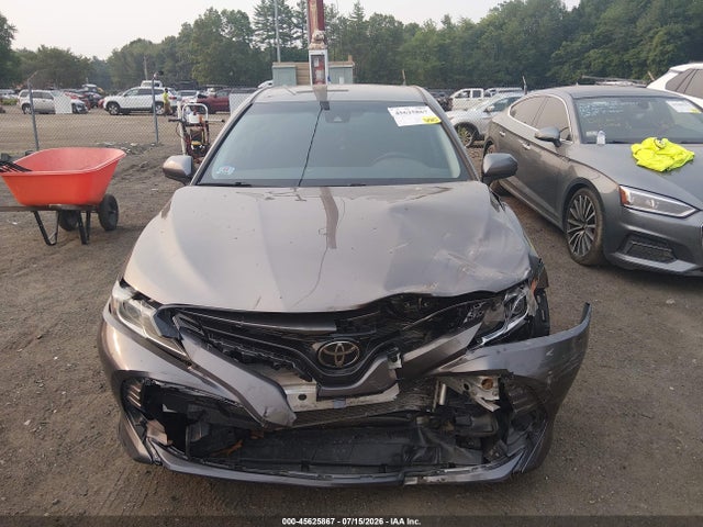 2020 Toyota Camry Le მანქანა იყიდება აუქციონზე, vin: 4T1C11AK4LU977991, აუქციონის ნომერი: 45625867