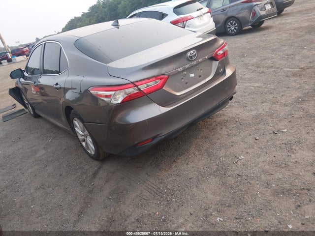2020 Toyota Camry Le მანქანა იყიდება აუქციონზე, vin: 4T1C11AK4LU977991, აუქციონის ნომერი: 45625867