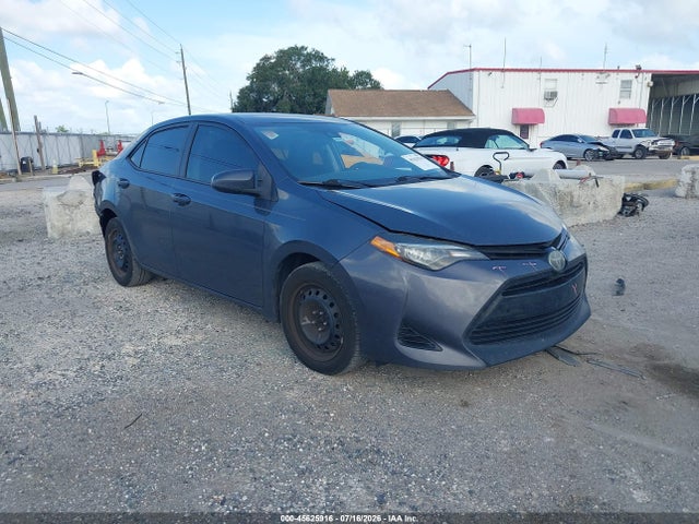 45625916 :رقم المزاد ، 5YFBURHE8JP833165 vin ، 2018 Toyota Corolla Le مزاد بيع