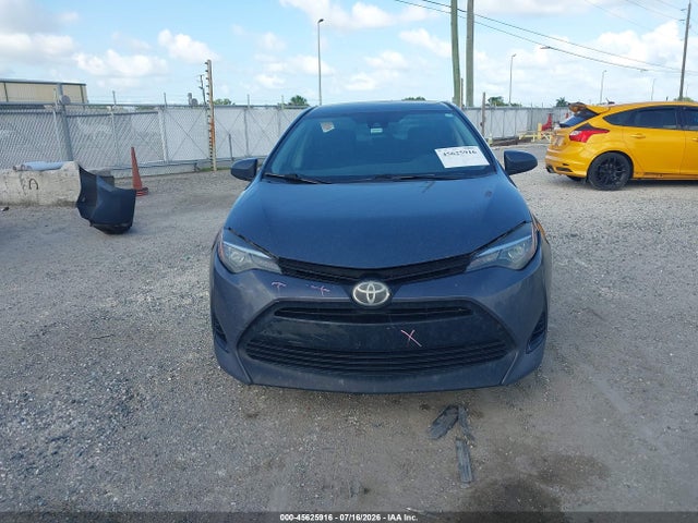 45625916 :رقم المزاد ، 5YFBURHE8JP833165 vin ، 2018 Toyota Corolla Le مزاد بيع