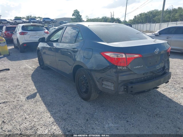 45625916 :رقم المزاد ، 5YFBURHE8JP833165 vin ، 2018 Toyota Corolla Le مزاد بيع