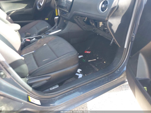 45625916 :رقم المزاد ، 5YFBURHE8JP833165 vin ، 2018 Toyota Corolla Le مزاد بيع