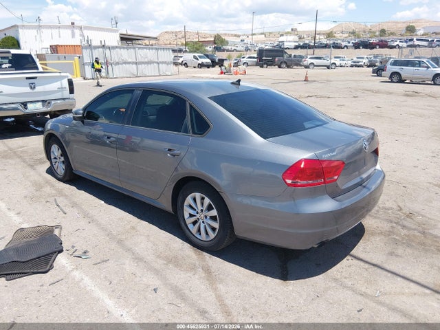 1VWAT7A34FC018955 Volkswagen Passat 1.8t Wolfsburg Edition