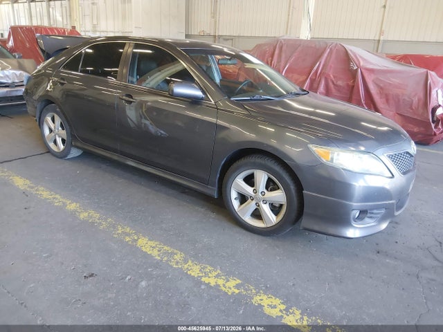 45625945 :رقم المزاد ، 4T1BF3EK7BU208208 vin ، 2011 Toyota Camry Se مزاد بيع