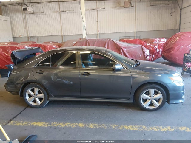 45625945 :رقم المزاد ، 4T1BF3EK7BU208208 vin ، 2011 Toyota Camry Se مزاد بيع
