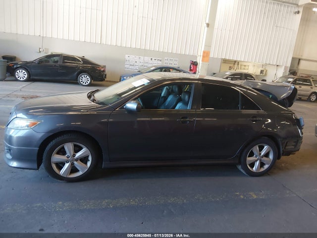 45625945 :رقم المزاد ، 4T1BF3EK7BU208208 vin ، 2011 Toyota Camry Se مزاد بيع