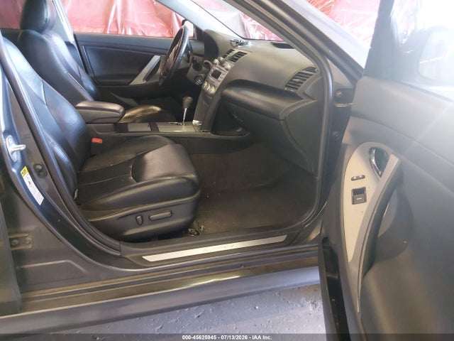 45625945 :رقم المزاد ، 4T1BF3EK7BU208208 vin ، 2011 Toyota Camry Se مزاد بيع