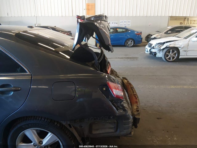 45625945 :رقم المزاد ، 4T1BF3EK7BU208208 vin ، 2011 Toyota Camry Se مزاد بيع