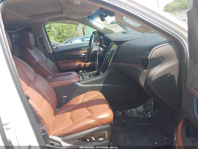 45625983 :رقم المزاد ، 1GYS4CKJ4HR224278 vin ، 2017 Cadillac Escalade Premium Luxury مزاد بيع