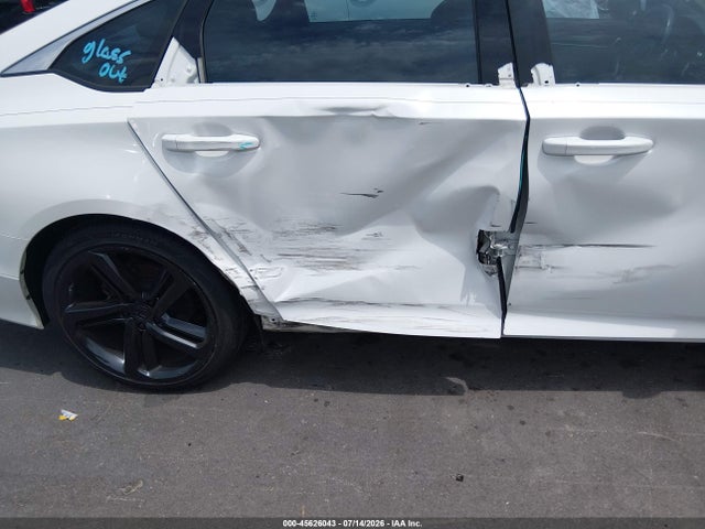 2018 Honda Accord Sport 2.0t მანქანა იყიდება აუქციონზე, vin: 1HGCV2F30JA036649, აუქციონის ნომერი: 45626043