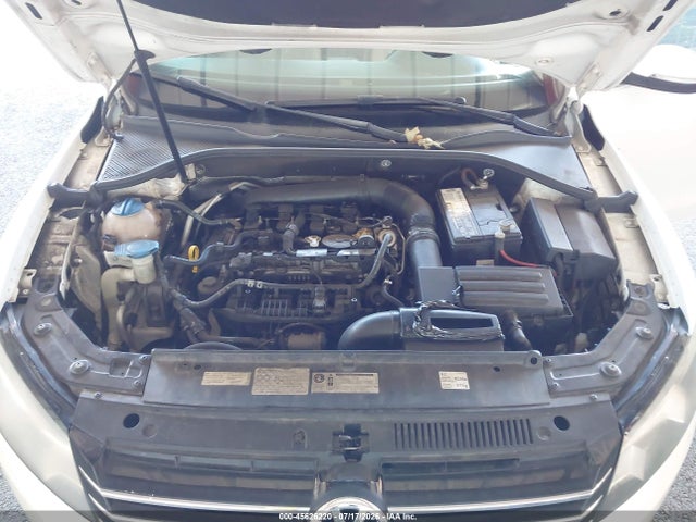 1VWBT7A3XEC046570 Volkswagen Passat 1.8t Se