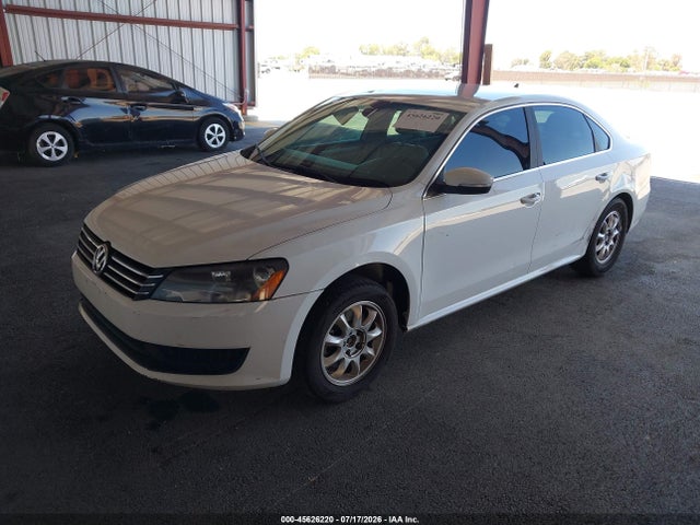 1VWBT7A3XEC046570 Volkswagen Passat 1.8t Se