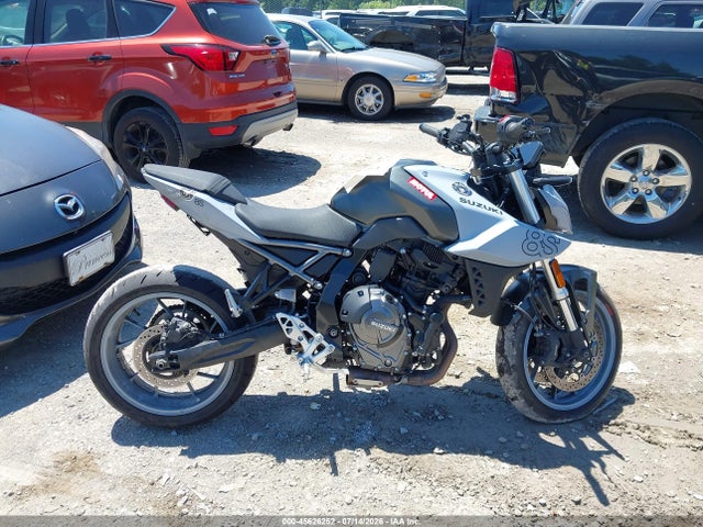 Продаж на аукціоні авто 2024 Suzuki Gsx800 R, vin: JS1EM11B9R7100032, номер лоту: 45626252