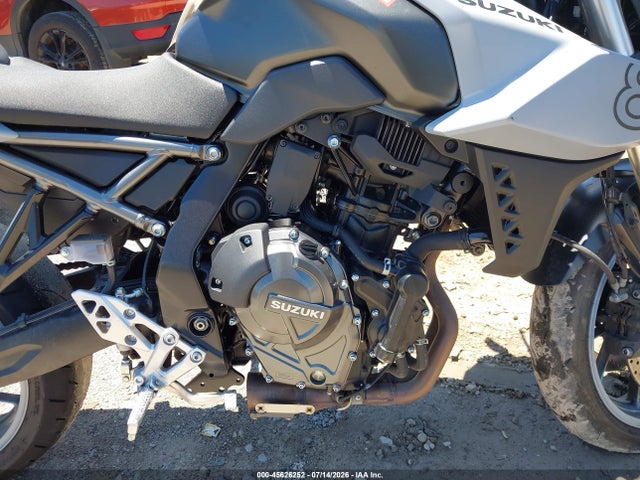 Продаж на аукціоні авто 2024 Suzuki Gsx800 R, vin: JS1EM11B9R7100032, номер лоту: 45626252