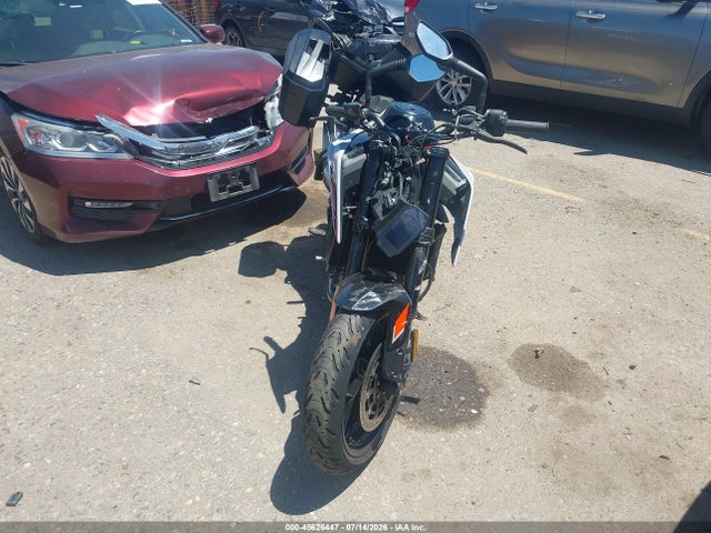 KTM 790 Duke 2024 LCETU7406RH710491 Image 5