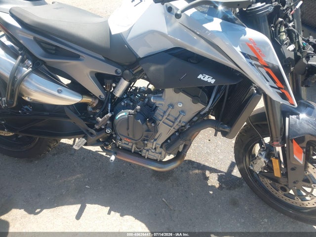KTM 790 Duke 2024 LCETU7406RH710491 Image 8