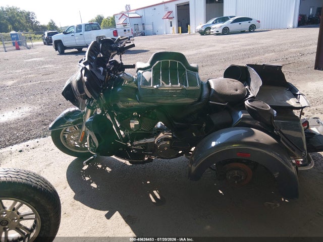 45626453 :رقم المزاد ، 1HD1MAL12FB852137 vin ، 2015 Harley-davidson Flhtcutg Tri Glide Ultra مزاد بيع