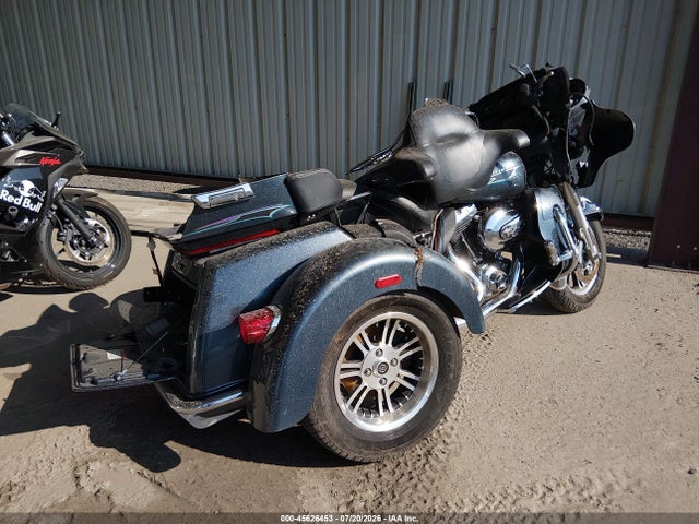 45626453 :رقم المزاد ، 1HD1MAL12FB852137 vin ، 2015 Harley-davidson Flhtcutg Tri Glide Ultra مزاد بيع