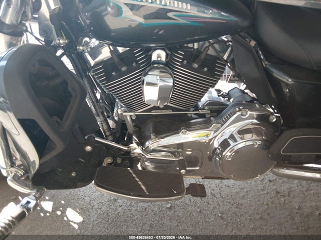 45626453 :رقم المزاد ، 1HD1MAL12FB852137 vin ، 2015 Harley-davidson Flhtcutg Tri Glide Ultra مزاد بيع