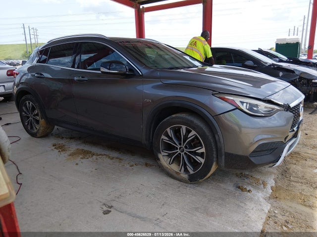 45626529 :رقم المزاد ، SJKCH5CR6JA061004 vin ، 2018 Infiniti Qx30 Luxury مزاد بيع