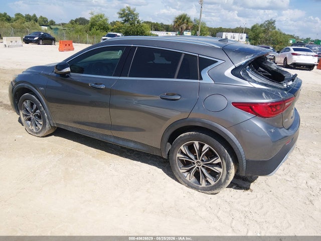 45626529 :رقم المزاد ، SJKCH5CR6JA061004 vin ، 2018 Infiniti Qx30 Luxury مزاد بيع