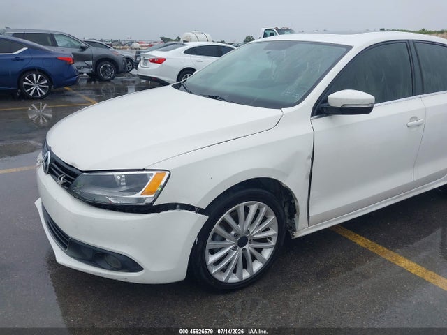 3VWL07AJ1EM211173 Volkswagen Jetta 1.8t Sel